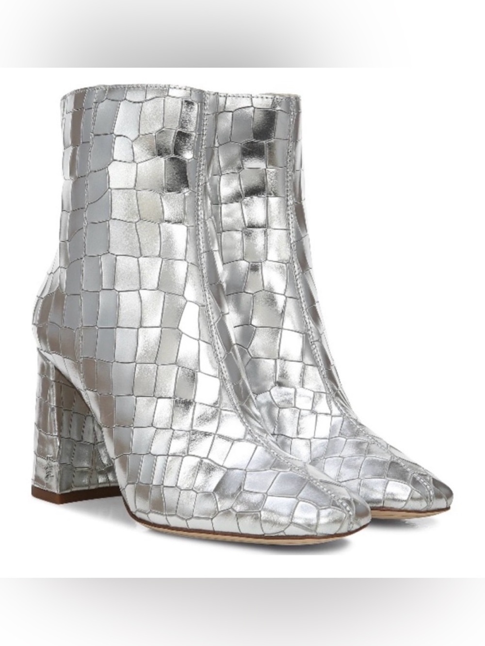 Sam Edelman Codie Booties Size 8 M
Leather Upper silver
Side Zip Heels